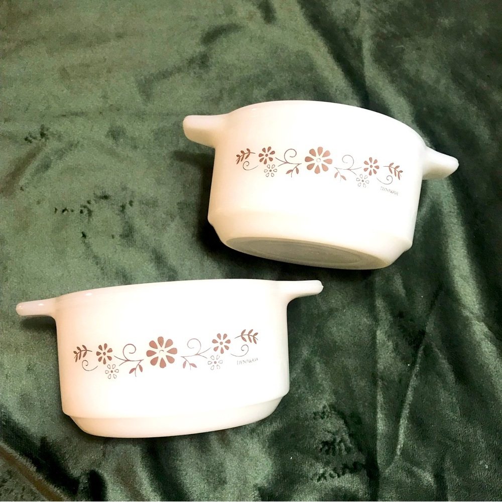 Lot Of 2 Vintage Pyr-o-rey Dynaware Milk Glass Small Casserole Dish Brown Daisy